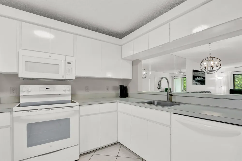 115 Bamboo Road #205 Palm Beach Shores, FL 33404