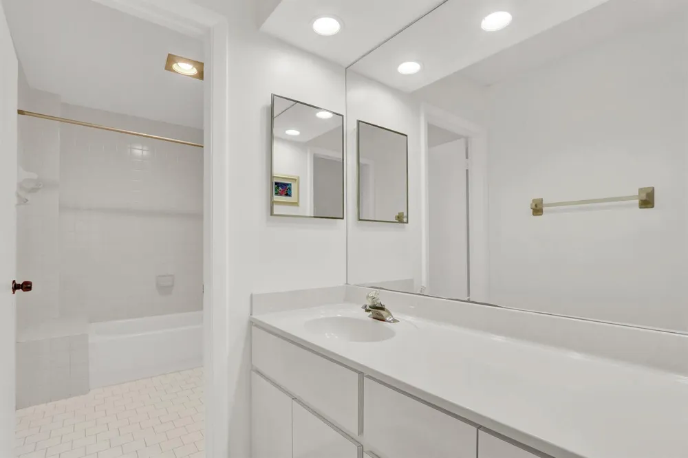 115 Bamboo Road #205 Palm Beach Shores, FL 33404