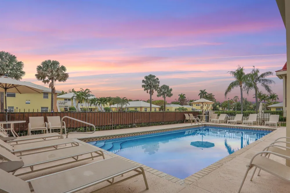 115 Bamboo Road #205 Palm Beach Shores, FL 33404