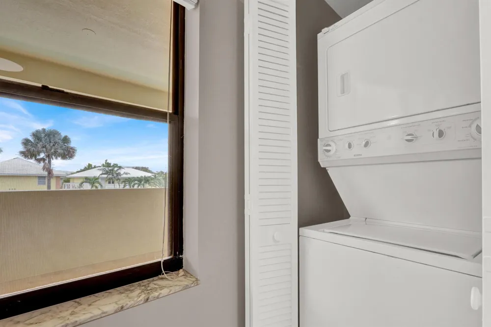 115 Bamboo Road #205 Palm Beach Shores, FL 33404