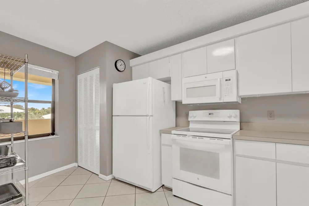 115 Bamboo Road #205 Palm Beach Shores, FL 33404