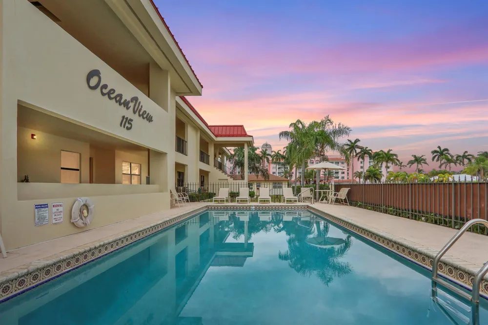 115 Bamboo Road #205 Palm Beach Shores, FL 33404