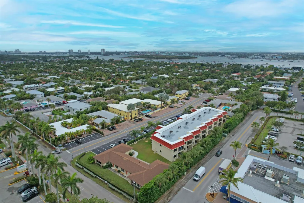 115 Bamboo Road #205 Palm Beach Shores, FL 33404