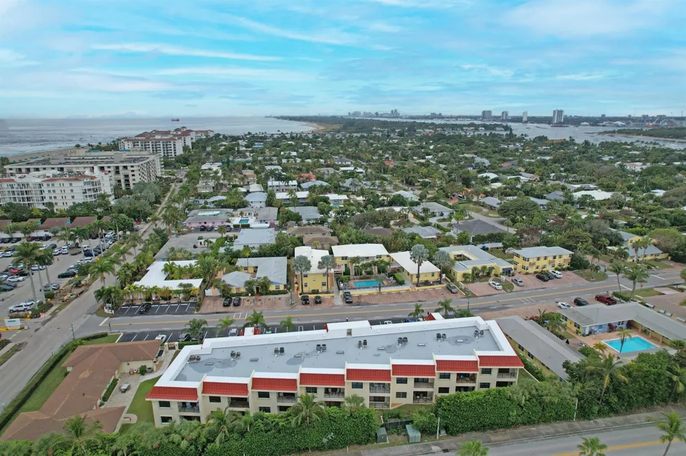 115 Bamboo Road #205 Palm Beach Shores, FL 33404