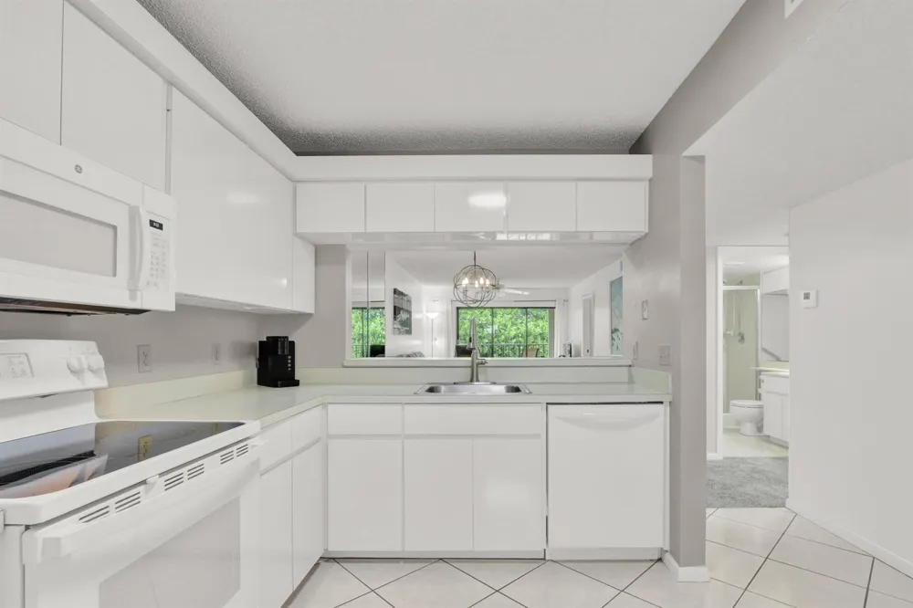 115 Bamboo Road #205 Palm Beach Shores, FL 33404