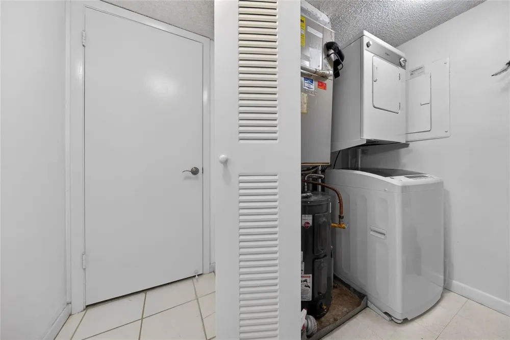 1500 Ocean Boulevard #203 Pompano Beach, FL 33062