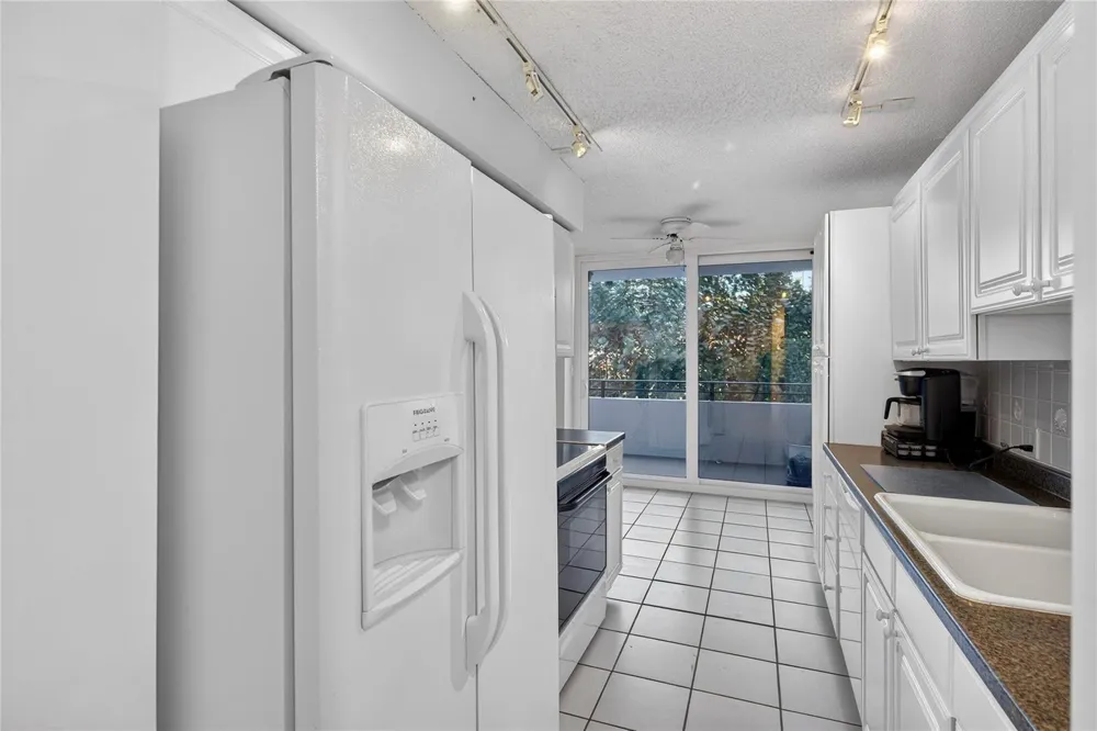 1500 Ocean Boulevard #203 Pompano Beach, FL 33062
