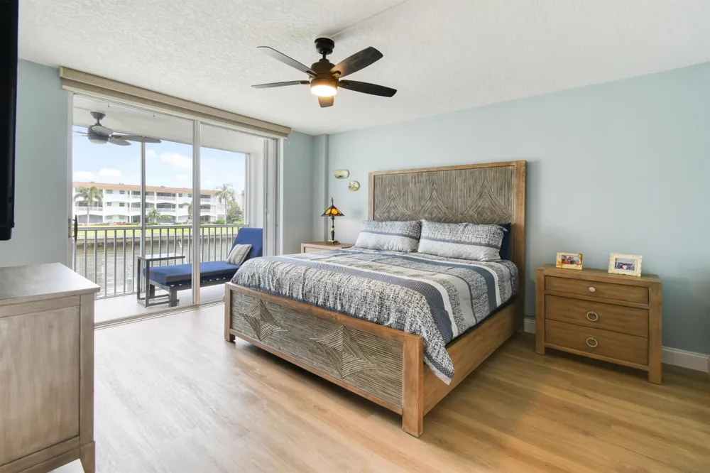 100 Paradise Harbour Boulevard #211 North Palm Beach, FL 33408