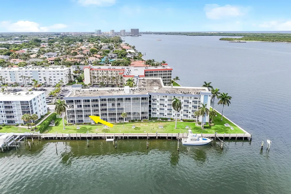 100 Paradise Harbour Boulevard #211 North Palm Beach, FL 33408