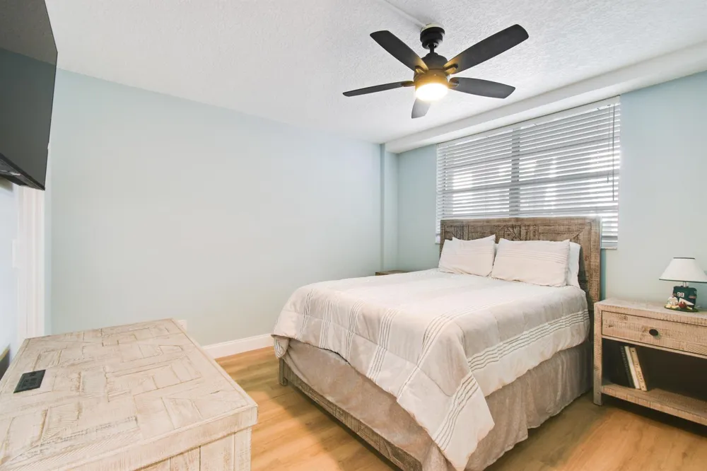 100 Paradise Harbour Boulevard #211 North Palm Beach, FL 33408