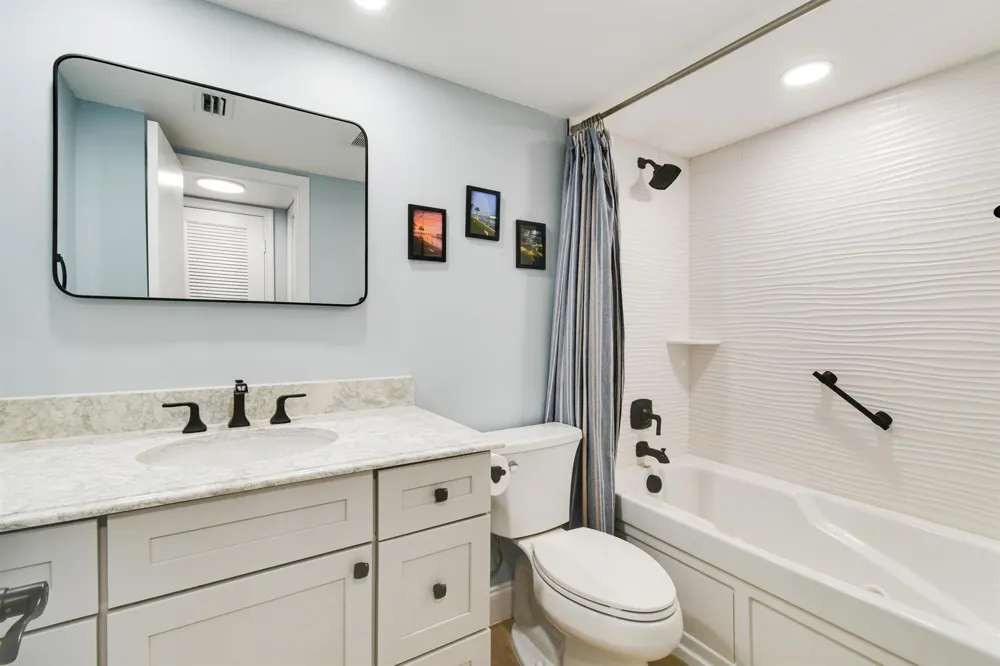 100 Paradise Harbour Boulevard #211 North Palm Beach, FL 33408