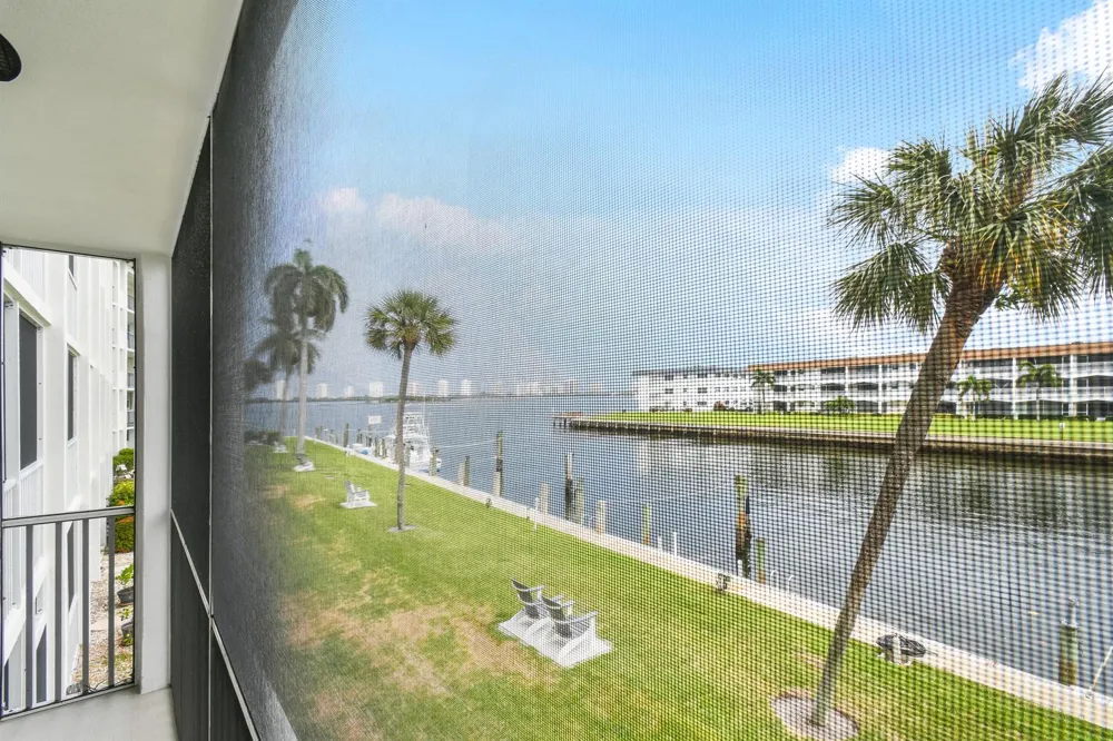 100 Paradise Harbour Boulevard #211 North Palm Beach, FL 33408