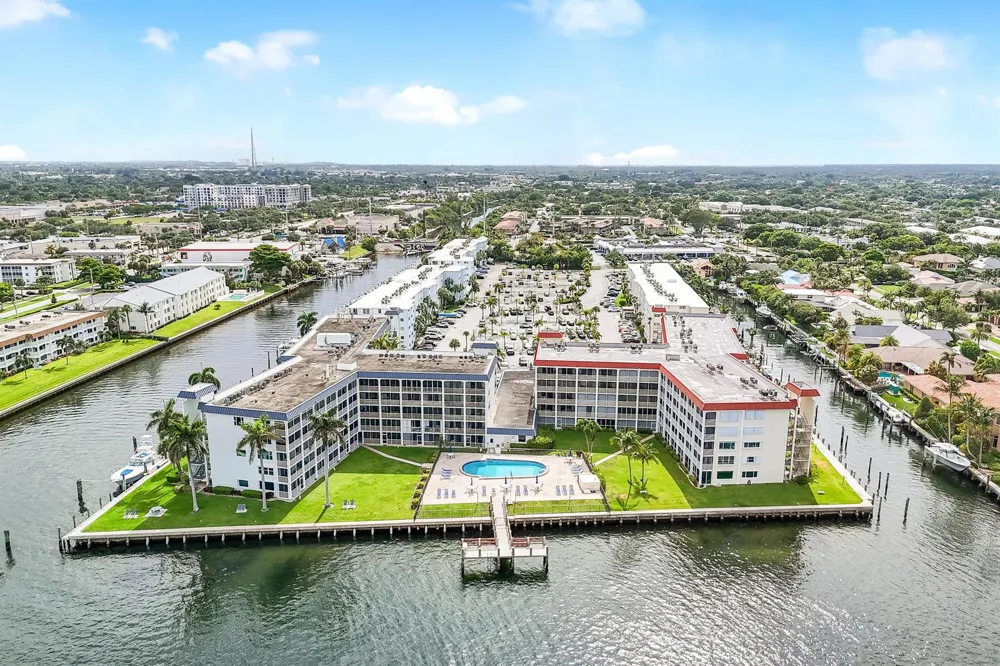 100 Paradise Harbour Boulevard #211 North Palm Beach, FL 33408