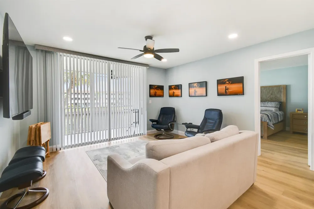 100 Paradise Harbour Boulevard #211 North Palm Beach, FL 33408