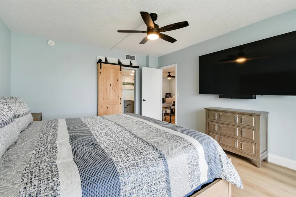 100 Paradise Harbour Boulevard #211 North Palm Beach, FL 33408
