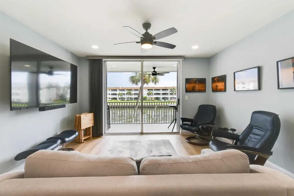 100 Paradise Harbour Boulevard #211 North Palm Beach, FL 33408
