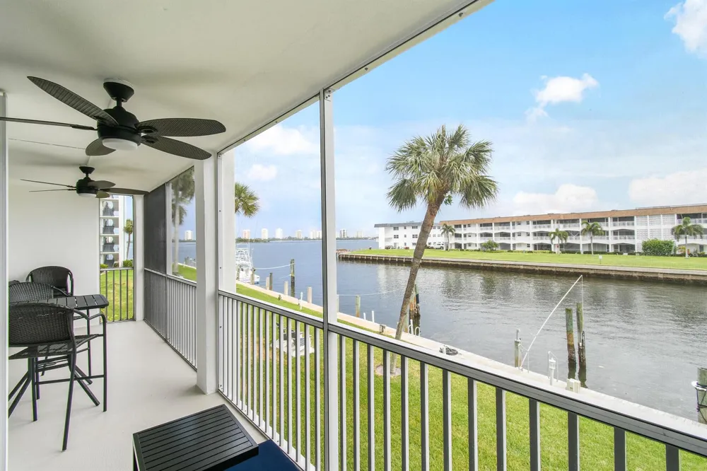 100 Paradise Harbour Boulevard #211 North Palm Beach, FL 33408