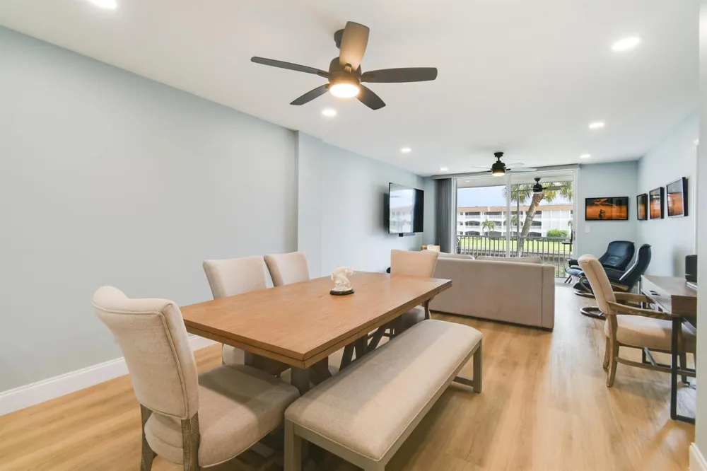 100 Paradise Harbour Boulevard #211 North Palm Beach, FL 33408