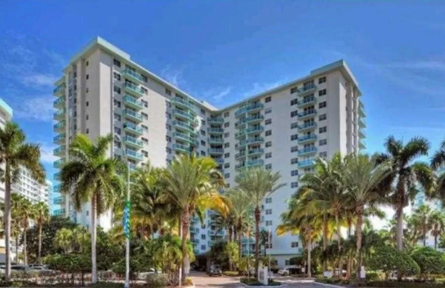 3801 S Ocean Drive #7Q Hollywood, FL 33019
