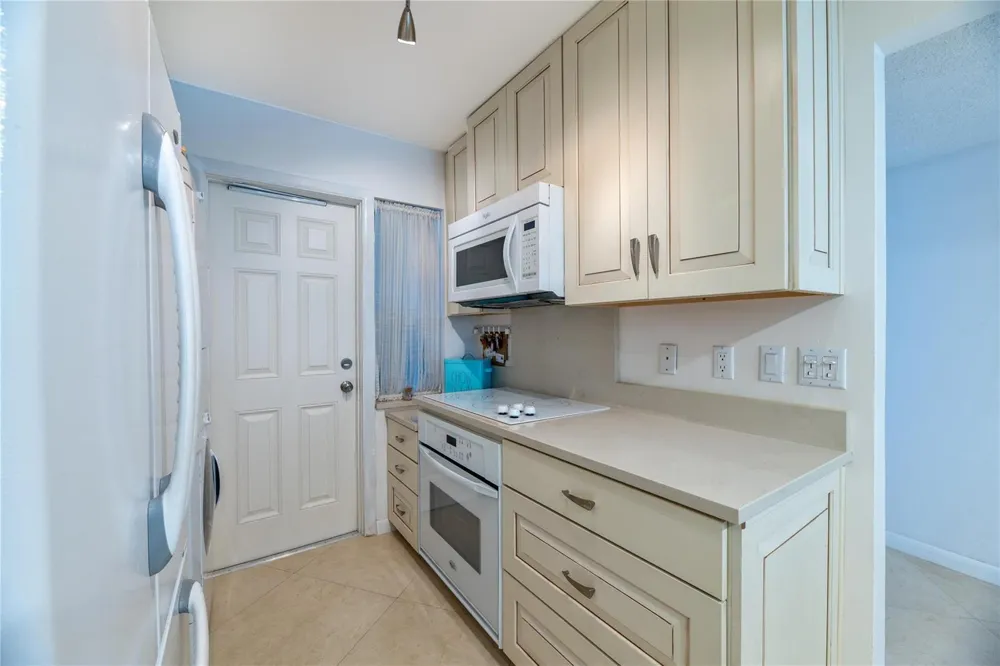 1021 Hillsboro Mile #G1 Hillsboro Beach, FL 33062