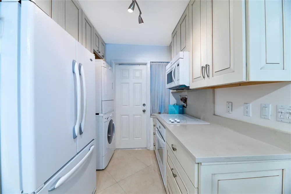 1021 Hillsboro Mile #G1 Hillsboro Beach, FL 33062