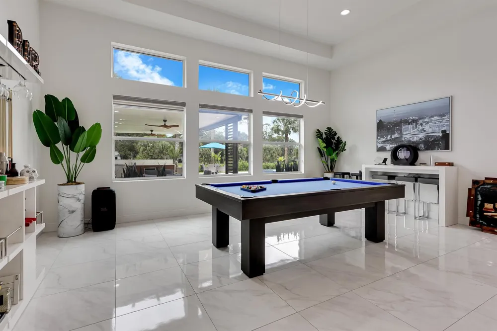 142 Brynhurst Court West Palm Beach, FL 33413
