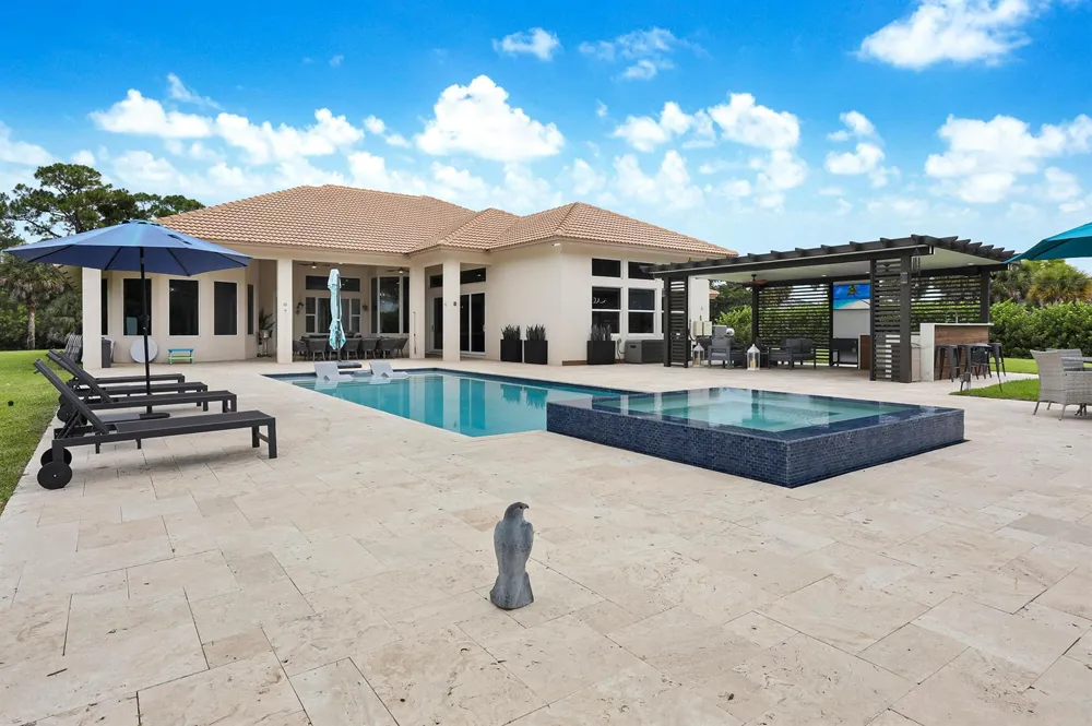 142 Brynhurst Court West Palm Beach, FL 33413
