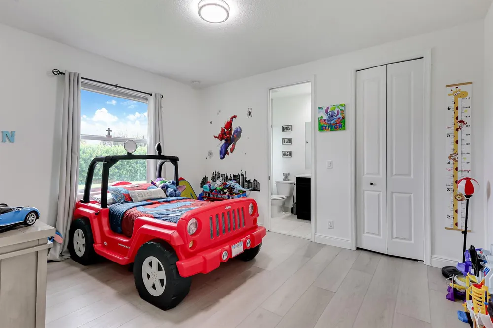 142 Brynhurst Court West Palm Beach, FL 33413