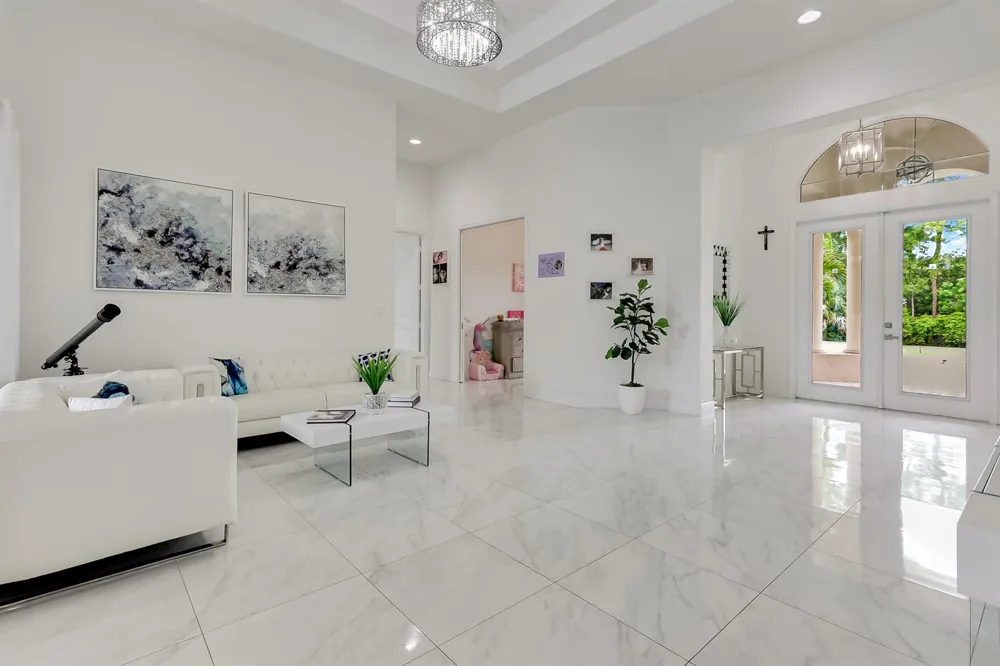 142 Brynhurst Court West Palm Beach, FL 33413