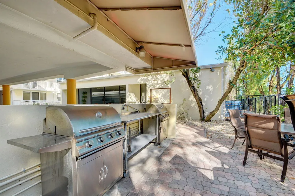 3540 S. Ocean Boulevard #810 South Palm Beach, FL 33480