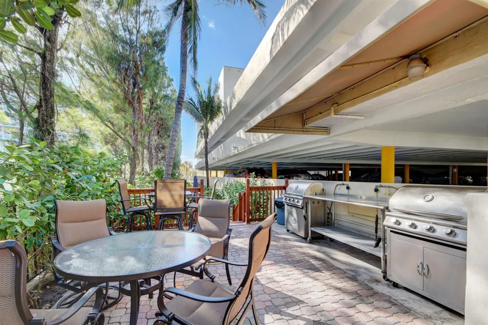 3540 S. Ocean Boulevard #810 South Palm Beach, FL 33480