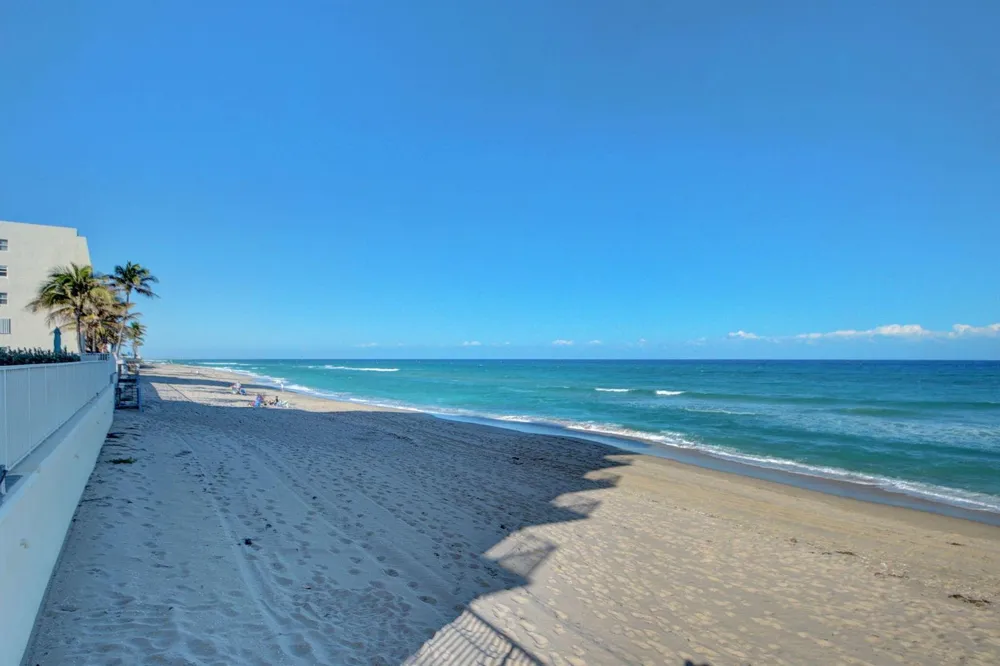 3540 S. Ocean Boulevard #810 South Palm Beach, FL 33480