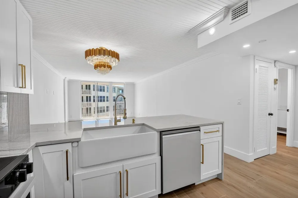 3540 S. Ocean Boulevard #810 South Palm Beach, FL 33480