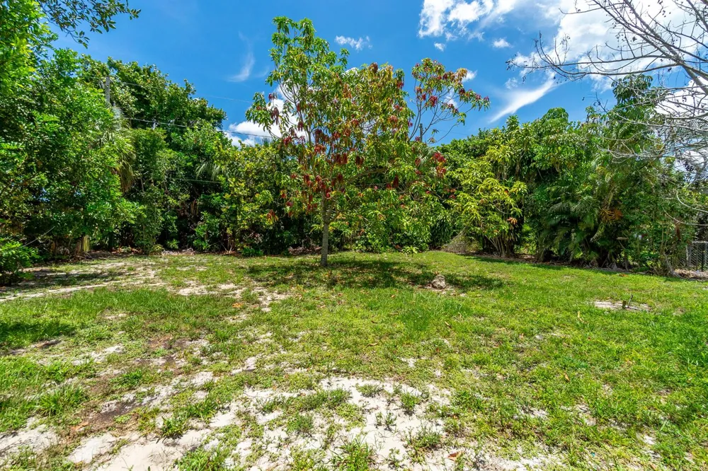 229 SW 4th Avenue Delray Beach, FL 33444