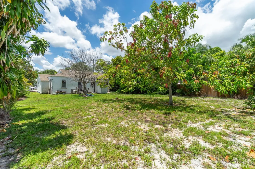 229 SW 4th Avenue Delray Beach, FL 33444