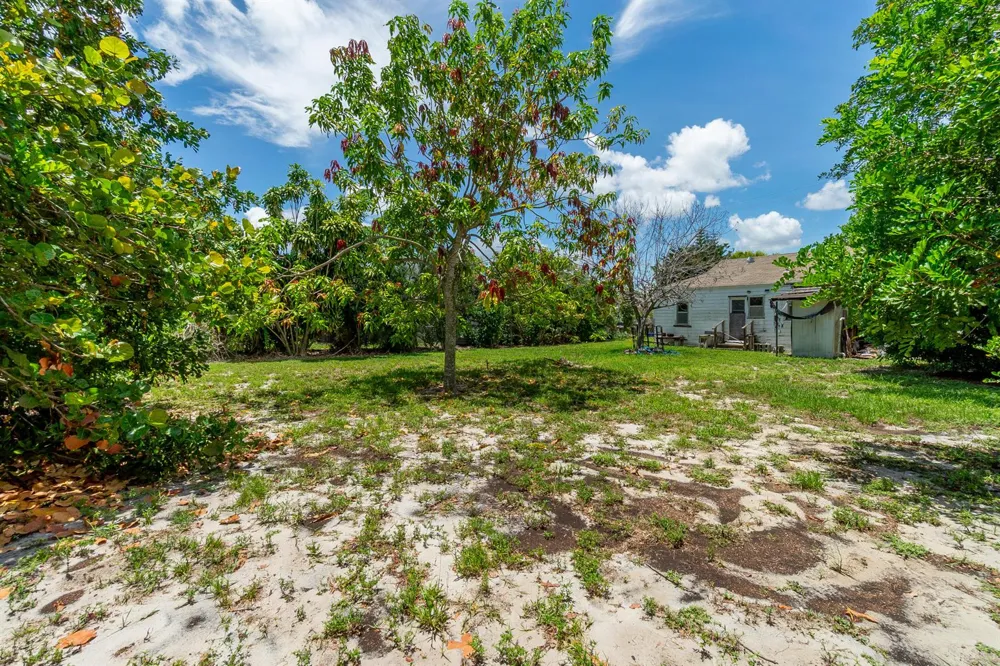 229 SW 4th Avenue Delray Beach, FL 33444