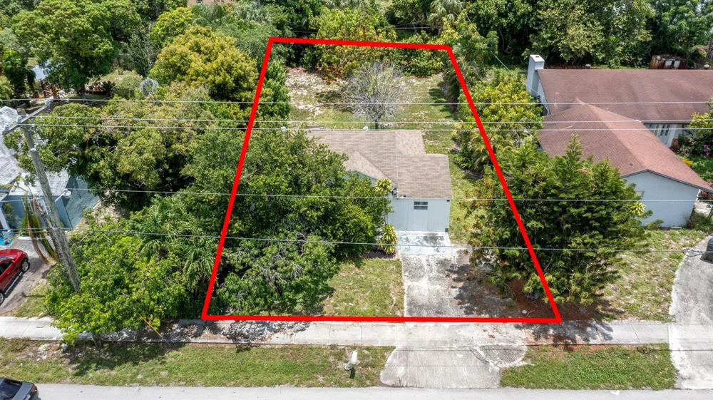 229 SW 4th Avenue Delray Beach, FL 33444