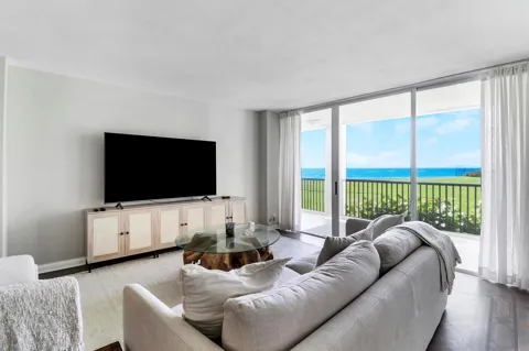 5400 Ocean Drive #1b