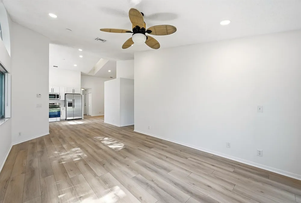 7618 S Pinewalk Dr S #132 Margate, FL 33063
