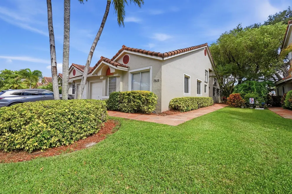 7618 S Pinewalk Dr S #132 Margate, FL 33063