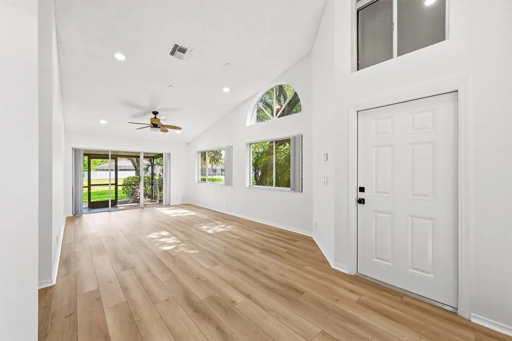 7618 S Pinewalk Dr S #132 Margate, FL 33063