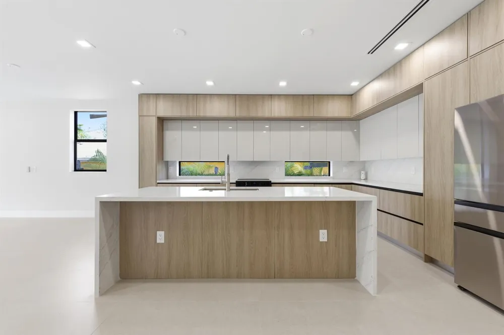 821 SW 1st Street Fort Lauderdale, FL 33312