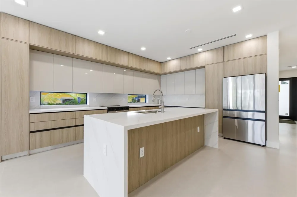 821 SW 1st Street Fort Lauderdale, FL 33312