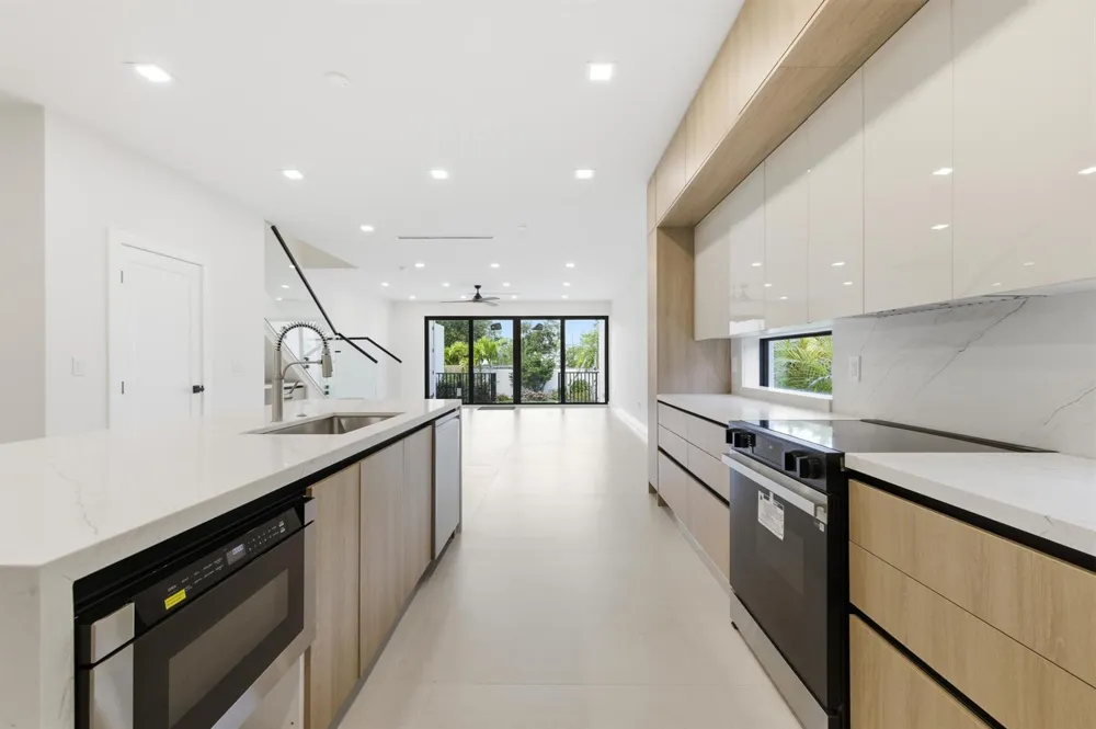 821 SW 1st Street Fort Lauderdale, FL 33312