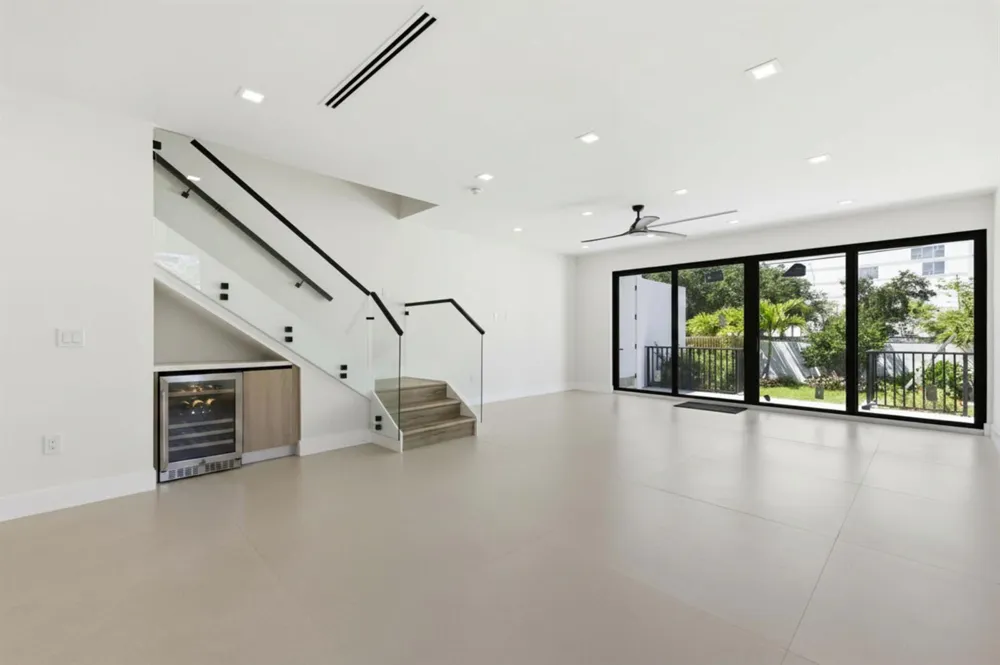 821 SW 1st Street Fort Lauderdale, FL 33312