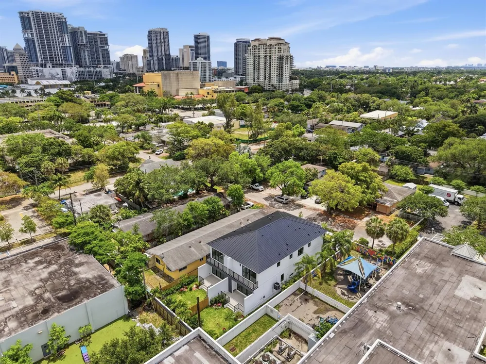 821 SW 1st Street Fort Lauderdale, FL 33312