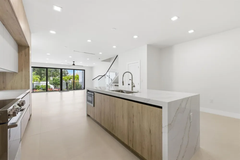 819 SW 1st Street Fort Lauderdale, FL 33312