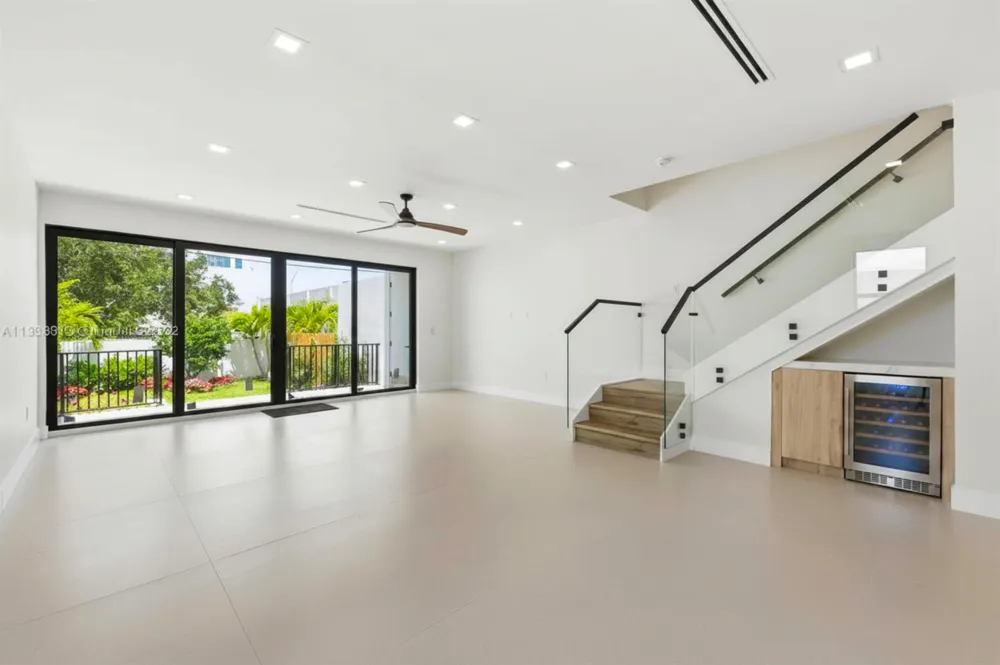 819 SW 1st Street Fort Lauderdale, FL 33312