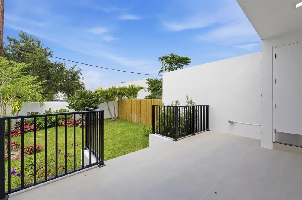 819 SW 1st Street Fort Lauderdale, FL 33312