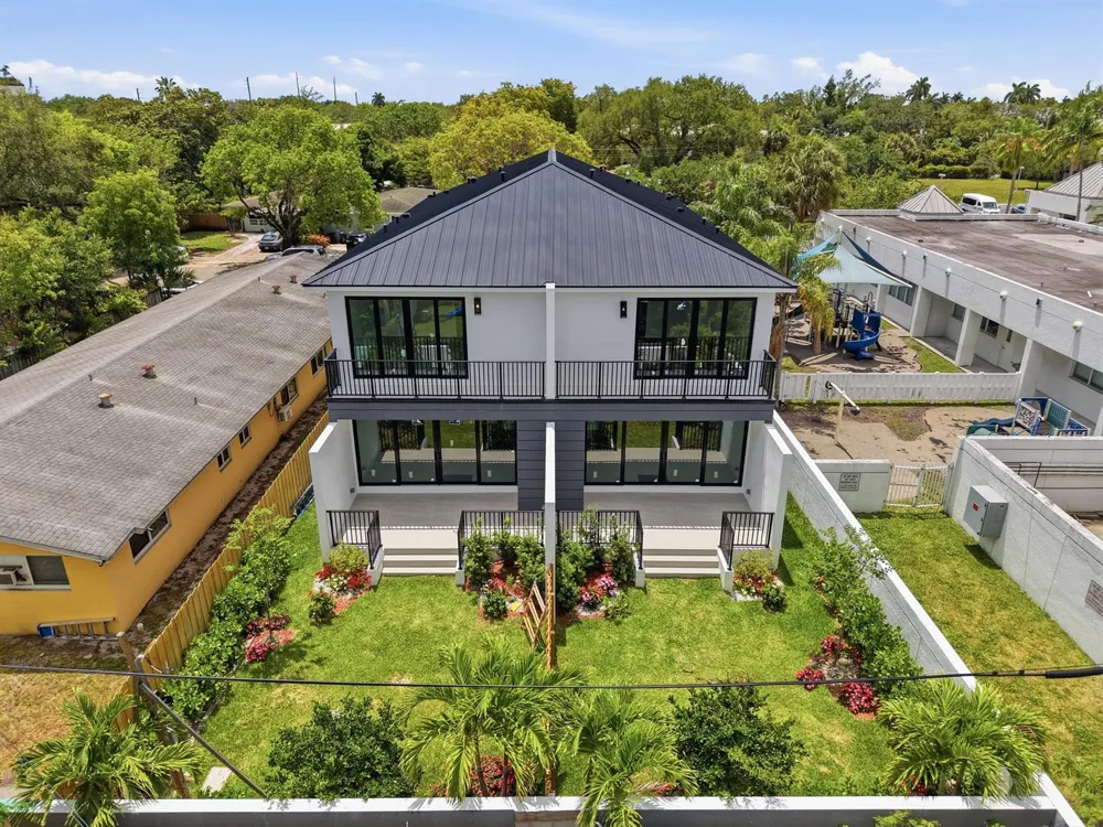 819 SW 1st Street Fort Lauderdale, FL 33312